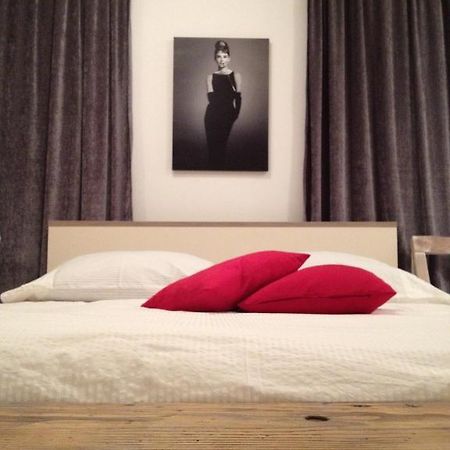 Apartments Kokolo شيبينيك الغرفة الصورة