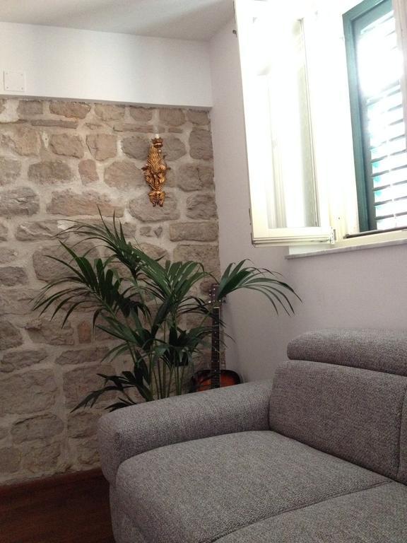 Apartments Kokolo شيبينيك الغرفة الصورة
