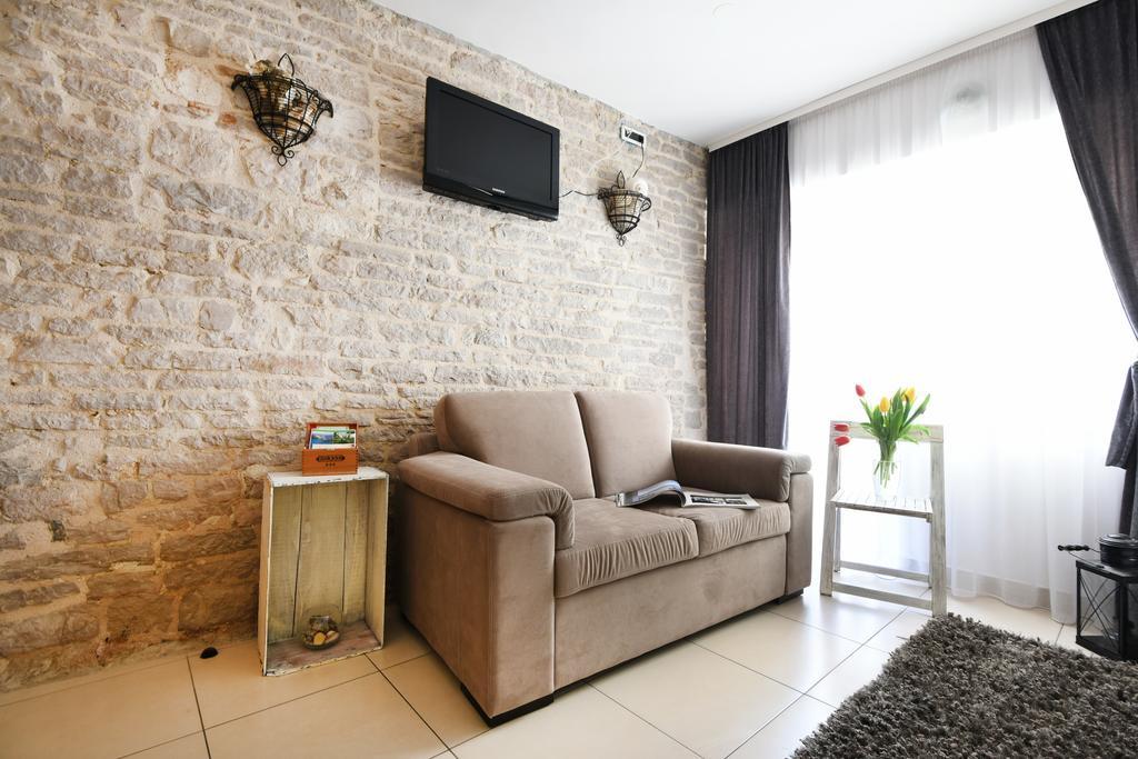 Apartments Kokolo شيبينيك الغرفة الصورة