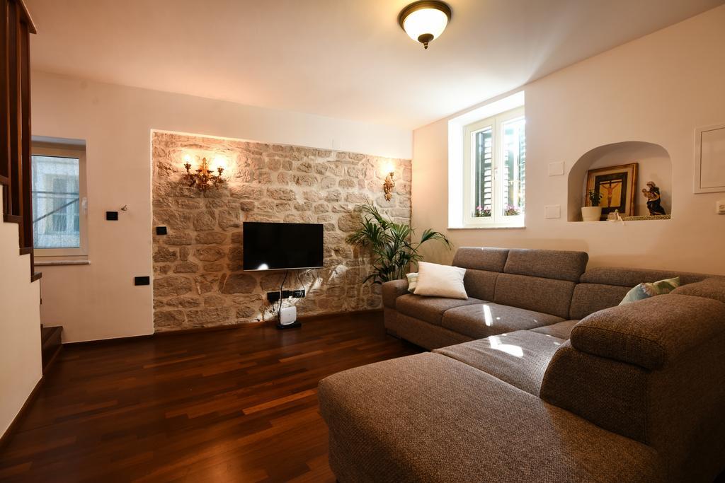 Apartments Kokolo شيبينيك الغرفة الصورة