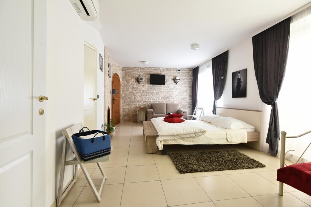 Apartments Kokolo شيبينيك الغرفة الصورة